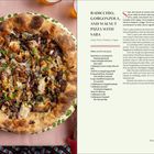 Radicchio, Gorgonzola, and walnut pizza with saba. Rezepttext links, Pizza auf grün gepunktetem Teller rechts.