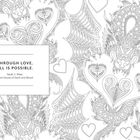"THROUGH LOVE, ALL IS POSSIBLE." Sarah J. Maas. Illustration eines Drachens mit Herzmustern.