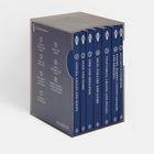 Buchset mit dunkelblauen Einbänden: "Stocks, Sauces and Soups", "Eggs and Dairy", "Fish and Shellfish", insgesamt 7 Bände.