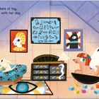 Text: "The stars are wrapped up in blankets of fog, while in her soft bed, Mummy plays with her dog." 

Beschreibung: Eine fantasievolle Illustration eines gemütlich dekorierten Zimmers mit ägyptischen Motiven und spielenden Figuren.