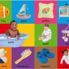 Links oben: "potty", gefolgt von "bath toy", "boat", "pillow", "cot", "bottle". Mosaik mit fröhlichen Babys und Spielzeug.