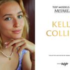 "Kelly Collins" in großen goldenen Buchstaben. Links lächelt eine Frau mit blonden Haaren und einer Halskette.