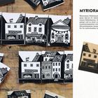 **MYRIORAMA**

Myriorama (Zehntausendschau) ist ein Legespiel, das im 19. Jahrhundert aufkam [...] 

Illustration mit Häuserfassaden, Schwarz-weiß.