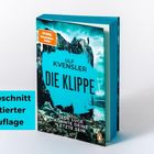 Buchcover mit "SPIEGEL Bestseller-Autor", "ULF KVENSLER", "DIE KLIFFE", "JEDE LÜGE KÖNNTE DEINE LETZTE SEIN", Klippe-Illustration.