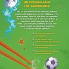 Ein Fußballcamp für Superhelden: Pyro und Freunde entdecken das Fußballfieber ohne Superkräfte. Abenteuer, Rätsel und Worterklärungen. Eine Illustration zeigt eine glückliche, springende Schaf-Figur in einem blauen Wirbel vor grünem Hintergrund. Fußball und Sterne sind verstreut.