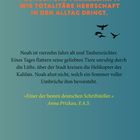 Text: „Poetisch und parabelhaft: wie totalitäre Herrschaft in den Alltag dringt.” Unten flatternde Vögel auf blauem Grund.