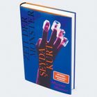 "Zeit der Monster", Şeyda Kurt, Roman Hanser. Hand mit Eiswürfeln als Coverart.