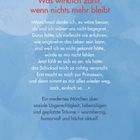 "Was wirklich zählt, wenn nichts mehr bleibt" in Rot, darunter ein Zitat in Weiß, auf blauem Hintergrund mit Mondmotiv.