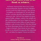 Hinter jedem guten Mann steht eine Frau, die nur darauf wartet, ihr Glück selbst in die Hand zu nehmen. Text auf pinkem Hintergrund.