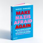 Buchcover, blauer Hintergrund, Titel: "MAKE NAZIS AFRAID AGAIN", Autor: Daniel Rensing. Thema: Rechte online bekämpfen.