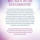 „Bist auch du ein Lichtarbeiter?“ steht in großen, lila Buchstaben über einem himmlisch leuchtenden Hintergrund.