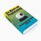"Die Macht der Prophezeiung. Von den Orakeln der Antike bis zur KI. CARISSA VÉLIZ." Ein Buch mit Kamera in Glaskugel.