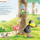 Text: "Finde die 7 versteckten Mäuse!" Illustration: Ein Rabe und eine Ente im Wald; Mäuse verstecken sich; verspielte Szene.