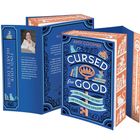 "Cursed for Good" von Amy Coombe. Blaues Buchcover mit Verzierungen, Büchern und Illustrationen.