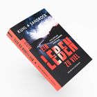 „Ein Leben zu viel“ von Kuhl + Sandrock, Kriminalroman. Cover zeigt dunkle Straße mit dramatischem Himmel.