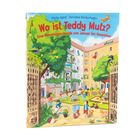 Buchtitel: "Wo ist Teddy Mutz? Eine Wimmelgeschichte von Januar bis Dezember". Illustrationen im Innenhof mit spielenden Kindern.
