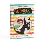 "Wonder und ich", oben. "Ein Wunder für alle Fälle", unten. Illustration: Kind mit Brille umarmt ein Pferd.