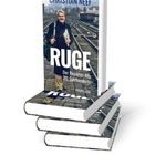 Buchtitel: "RUGE: Der Reporter des 20. Jahrhunderts" von Christian Neef. Mann auf Bahngleisen im Hintergrund.