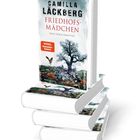 "Friedhofs-Mädchen" von Camilla Läckberg. Ein karger Baum, Krähe, grauer Himmel. Buchstapel mit gleichem Cover.