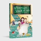 Cover von "Die unlangweiligste Schule der Welt: Klasse unter Wasser" von Sabrina J. Kirschner. Kinder in einem Boot.