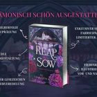 "Dämonisch schön ausgestattet!" Text in Rosa. Buch "Reap & Sow" mit violetten und rosafarbenen Blumen, silberne Details.
