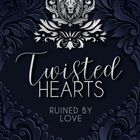 "Twisted Hearts: Ruined by Love" von Jane Aiven. Ornamente mit Löwenemblem, dunkler Hintergrund.