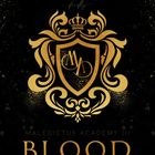 Cover von "Alea Villain" von Daphne Bühner, Zitat: "Du bist mein ewiges Licht, firefly", mit goldenem Wappen.