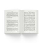 Links: Kapitel 2, "Hot Dogs". Rechts: "Verkaufe zuerst dich selbst." Offenes Buch mit fortlaufendem Text.