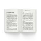"Was bedeutet Zero Tolerance in der Praxis?" lautet der Titel. Zwei Buchseiten mit Text, Seitenzahlen 34 und 35. Buch in Draufsicht geöffnet.