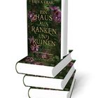 Der Titel lautet: „Ein Haus aus Ranken und Ruinen“ von Erin A. Craig. Bücherstapel mit pflanzlichem Design.