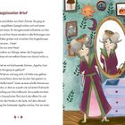 **Ein verhängnisvoller Brief**

Eine Frau mit zerzaustem Haar schaut in einen Spiegel. Die Wände sind mit skurrilen Bildern geschmückt.