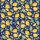 Text fehlt. Illustration mit Zitronen, Zitronenscheiben, grünen Blättern und kleinen Blüten vor blauem Hintergrund.