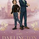 „THE DARLINGTON Henry & Kate“ steht über einer Illustration mit Big Ben und zwei Figuren, ein Mann im Anzug und eine Frau in Jeans.