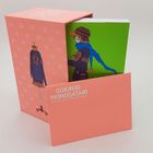 Text: „Gokinjo Monogatari - Von Liebe, Mode und großen Träumen.“ Ein buntes Cover mit einer stilisierten Figur.