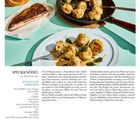 "Speckknödel" Rezept für 4 Personen – Zutaten u.a. Weißbrot, Milch, Eier, Speck. Text beschreibt Frühling und Zubereitung.