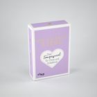 Aufschrift: "Was ich an dir liebe. Das Fragespiel für Oma und Enkelkind." Lila Schachtel, Herz und kleiner "riva"-Text.