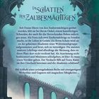 „Im Schatten der Zaubermächtigen“: Fiora lebt bei ihrem Onkel, wird an Akademie aufgenommen, um sich zu schützen.