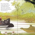 Text: "Eines schönen Tages badeten Jim Panse und sein Nachbar Nick im Wasserloch, als plötzlich Mama Krokodil auftauchte. Sie sah müde aus."
Illustration: Ein Affe sitzt auf einem schwimmenden Gorilla, gegenüber ein Krokodil. Umgebung voller Pflanzen.