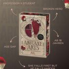 Text: "PROLOG", "Ex infortunio, potenter benedic nobis.", "Ex passione, potenter benedic nob-a".
Beschreibung: Zwei Buchseiten mit einem Prolog. Ein Ritual wird beschrieben, bei dem ein Mädchen gefesselt ist. Magister erleben intrigenhafte Situationen und unheil ist nah. Spannung und Mystik durchziehen die Handlung.