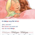 Ein Mädchen kuschelt im Bett mit einem braunen Welpen. Sie lacht und hält die Decke.