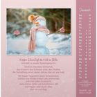 Ein rosa Kalenderblatt: 

Januar
So 17
Mo 18
...

"Weißer Schnee legt die Welt in Stille."

Ein lächelnder Schneemann mit Mütze und Schal.