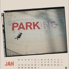 Text: "PARK", "JAN", Kalendarium für Januar.  
Illustration: Ein Kind schaukelt am Buchstaben "A".