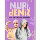 Buchtitel „Nuri, Deniz und die Kraft der Sternfeder“. Zwei Kinder in Kapuzenpulli bzw. Kopftuch lächeln entschlossen.