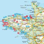 Eine bunte Landkarte der Bretagne mit durchnummerierten blauen und roten Punkten.