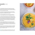 "Süßkartoffelsuppe mit Limettenzwiebeln. Zutaten: Süßkartoffeln, Chili, Knoblauch, Olivenöl, Zwiebeln, Limetten. Bild: Cremige Suppe garniert."