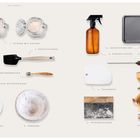 1. Gläser mit Deckel, 2. Digitale Küchenwaage, 3. Große Rührschüssel, 4. Teigkarte, 5. Teigabstecher, 6. Gärkorb, 7. Brotschieber, 8. Bäckermesser, 9. Sprühflasche, 10. Backunterlage, 11. Küchenthermometer, 12. Getreidemühle. Anordnung von Küchenutensilien auf hellem Hintergrund.