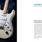 **JIMI HENDRIX**  
Woodstock – Fender Stratocaster, 1968  
Links Gitarre vor dunklem Hintergrund; rechts Text.
