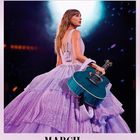 "TAYLOR SWIFT THE ERAS TOUR" oben, "MARCH 2027" unten. Eine Frau in lila Kleid mit Gitarre auf Bühne.