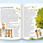 "Zurück bei Eule Ada" steht über einer Erzählung. Zwei Kinder sitzen auf einem Holzzaun. Links fliegt eine bunte Eule.