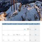 Januar 2027 Kalender mit Berggipfel im Winter, Gipfelkreuz, Schnee und Bergen im Hintergrund.
